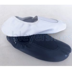 BS3844 Bleyer Volti-M Vaulting Shoes in all black and all white